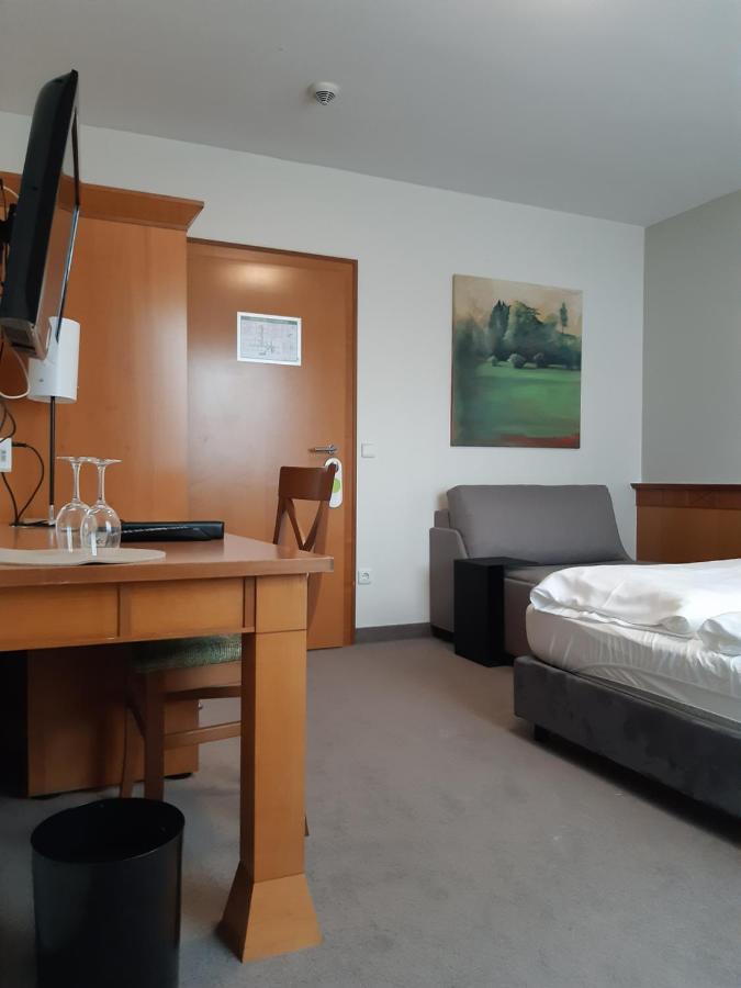 Parkhotel Schmid Adelsried Exteriör bild
