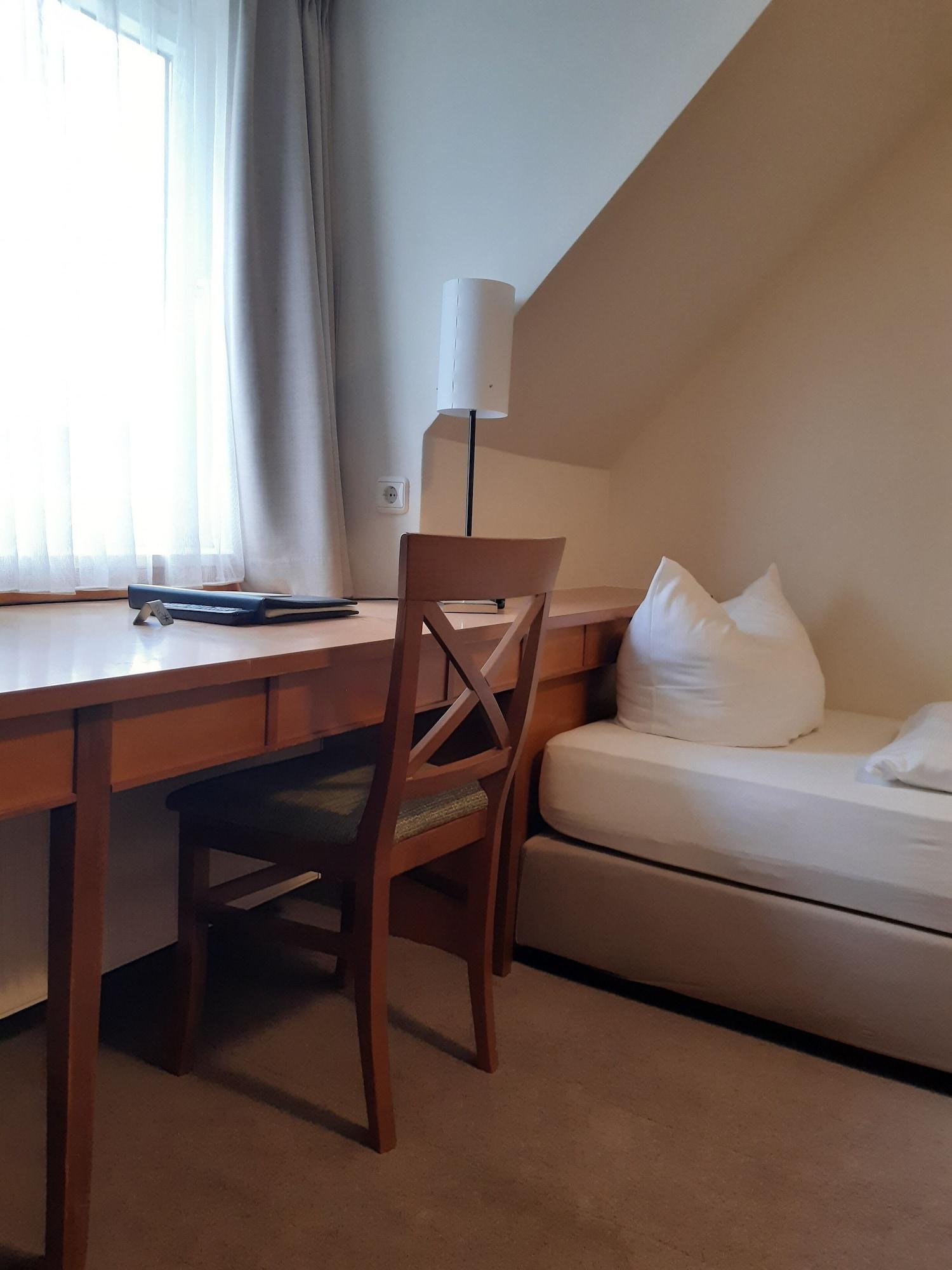Parkhotel Schmid Adelsried Exteriör bild