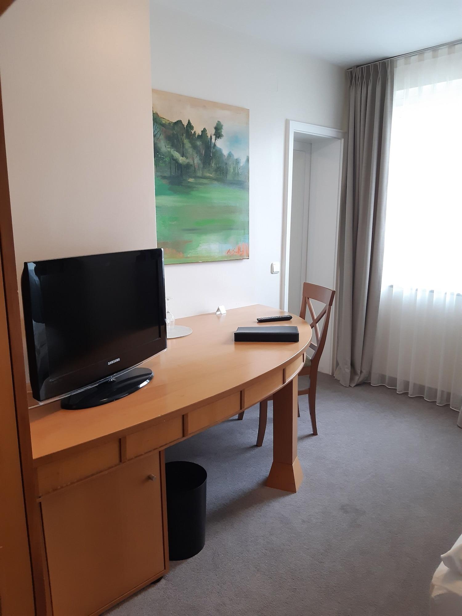 Parkhotel Schmid Adelsried Exteriör bild