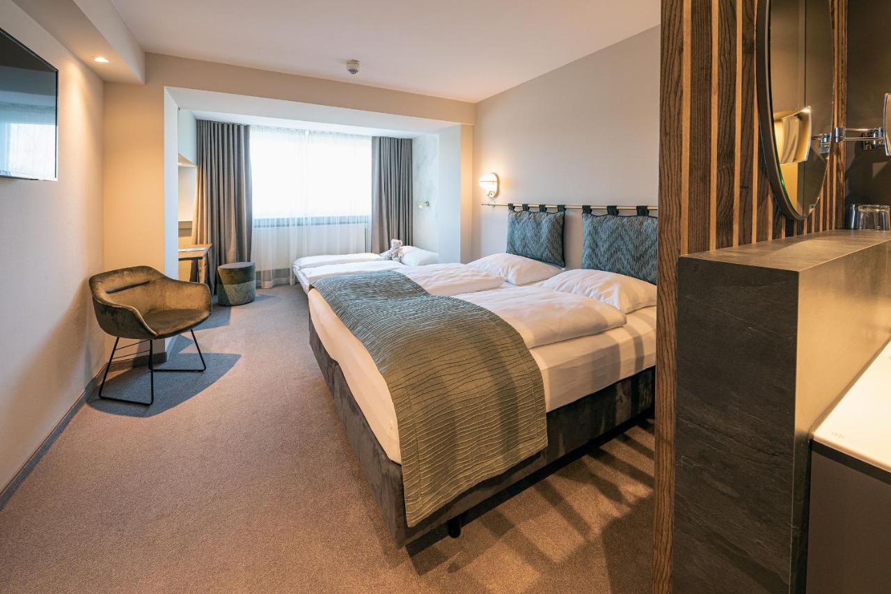 Parkhotel Schmid Adelsried Exteriör bild