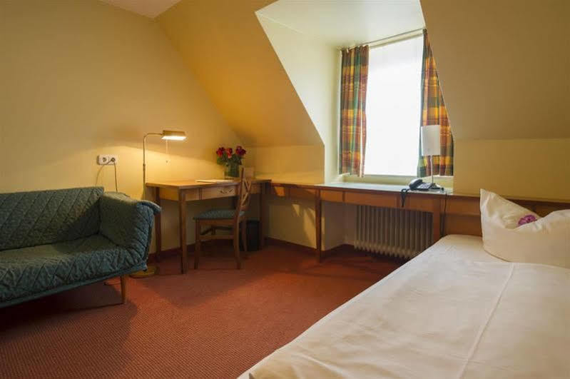 Parkhotel Schmid Adelsried Exteriör bild