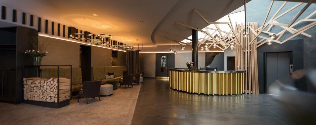 Parkhotel Schmid Adelsried Exteriör bild